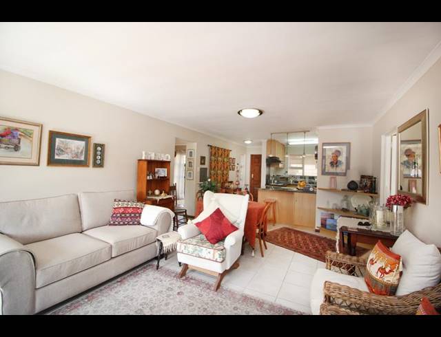 3 BEDROOM TOWNHOUSE FOR SALE IN HERSHAM